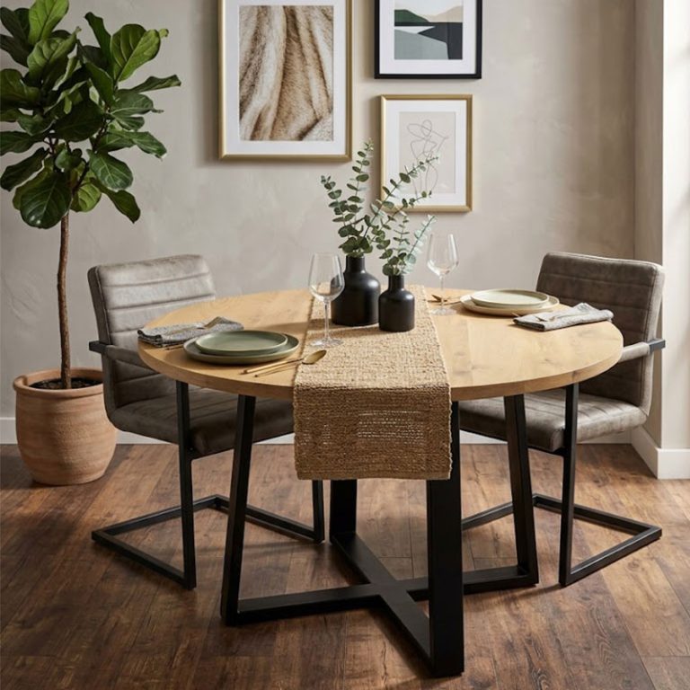 Eiken tafel Kruis