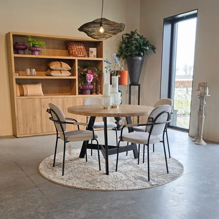 Eiken tafel Karel