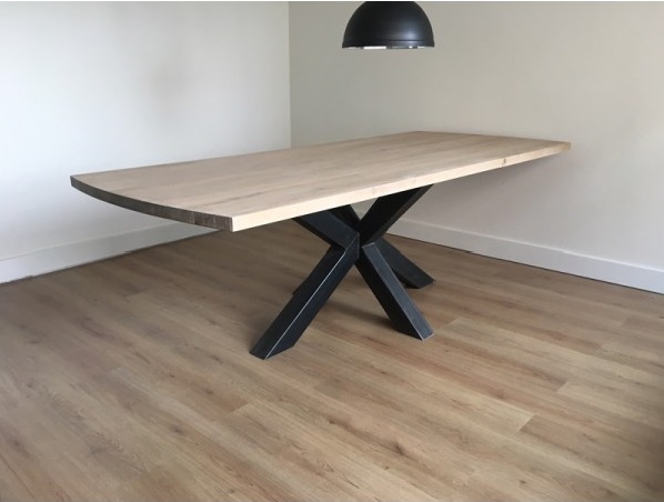 Eiken tafel Lily