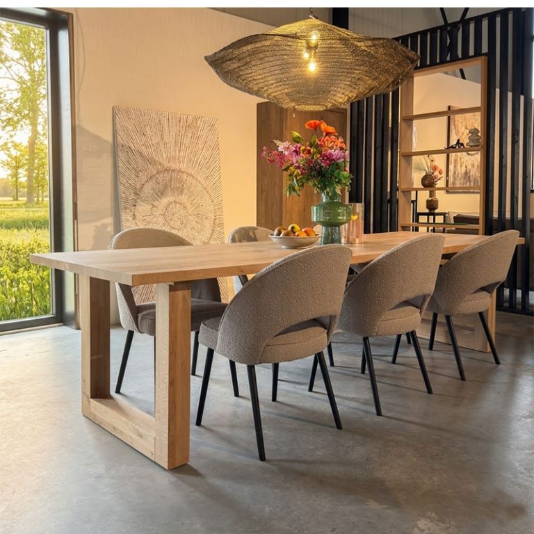 Eiken tafel Mirthe