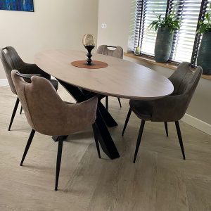 Eiken ovale tafel Thea