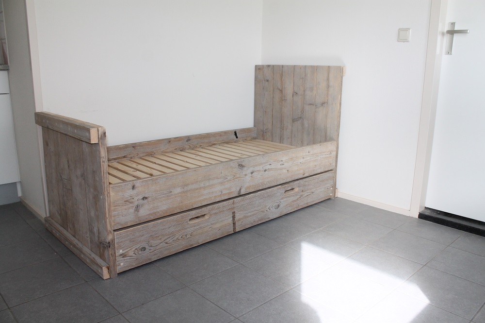 Steigerhouten Bed Nikolas met Extra Bed