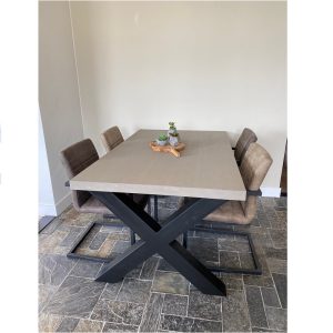 Steigerhouten tafel Alderik
